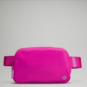 Lululemon Everywhere Belt Bag 1L - Sonic Pink original